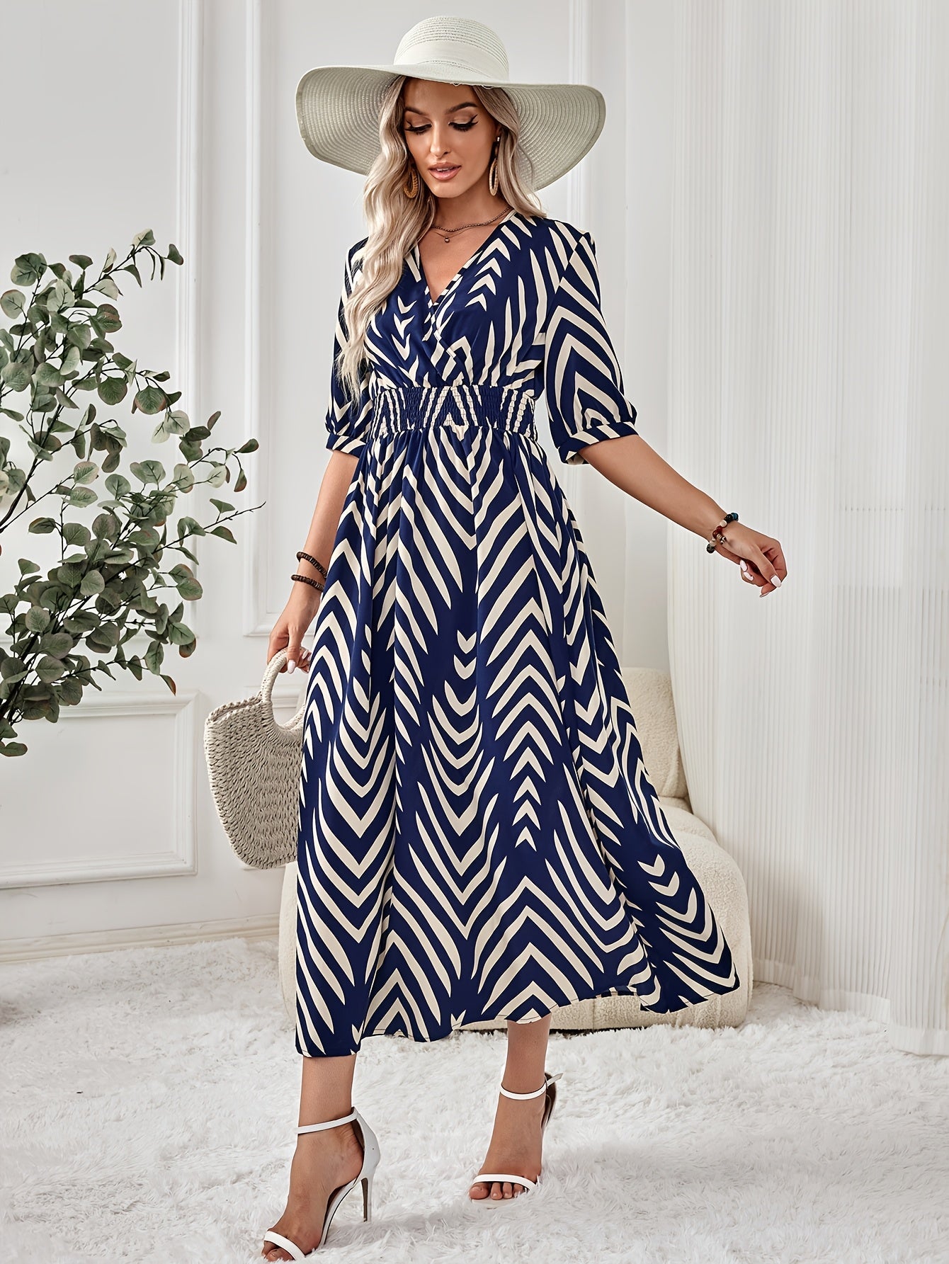 Damen Maxikleid mit Chevron-Muster und Wickelausschnitt – Eleganter Alltags- und Anlasslook