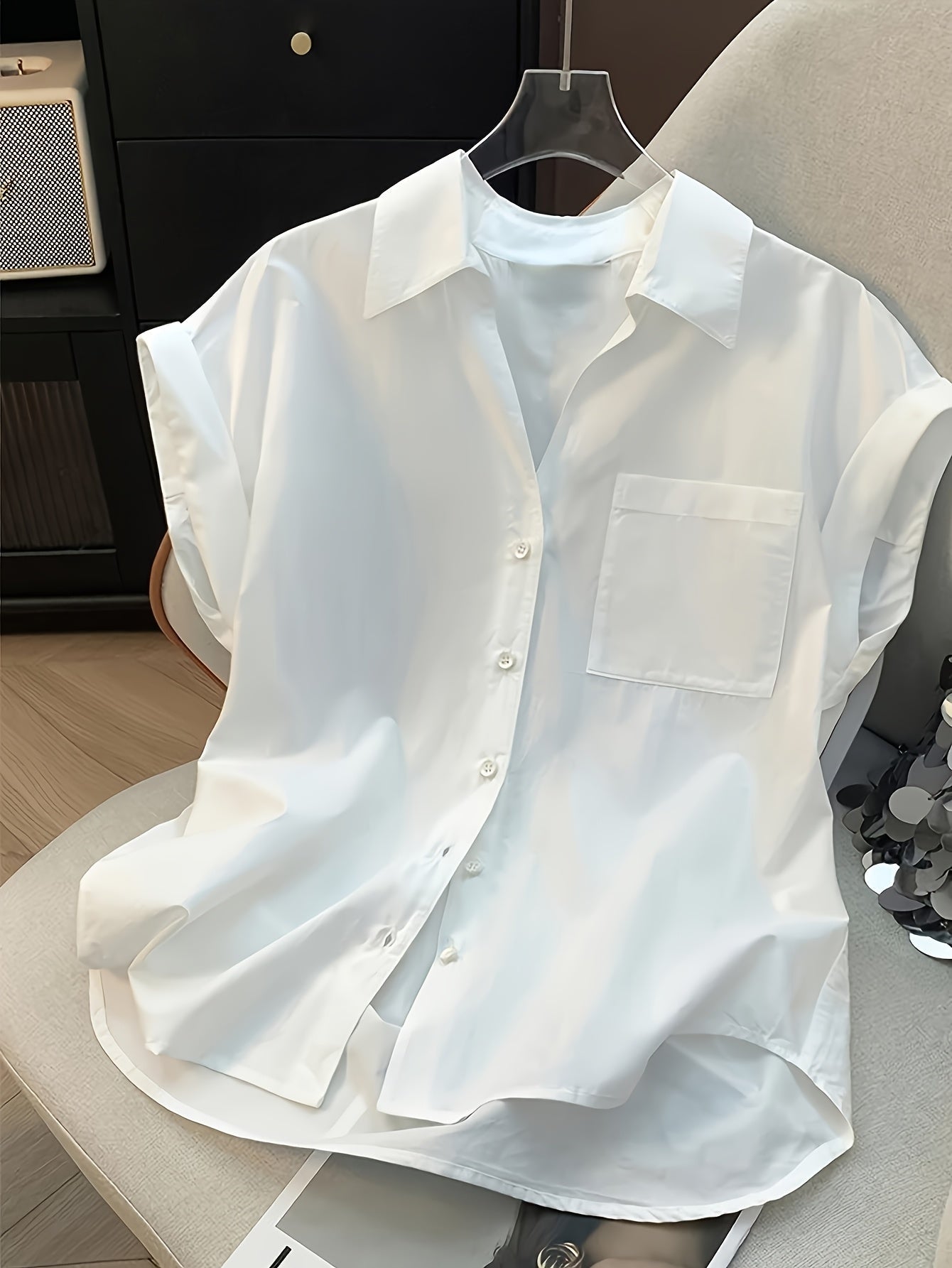 Damen Oversize Bluse mit Hemdkragen und Brusttasche – Eleganter, Ärmeloser Stil für Büro und Freizeit