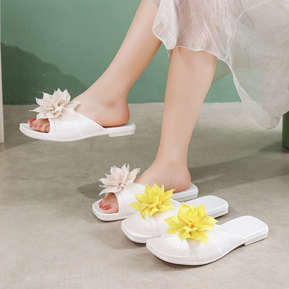Damen Slipper Sandalen mit Blumenapplikation – Verspielte Sommerschuhe für Freizeit und Alltag