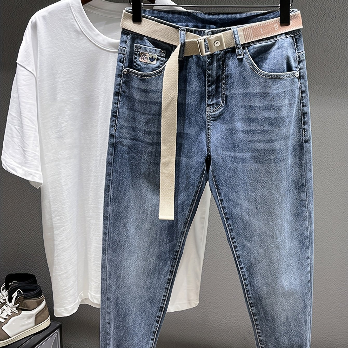 Herren Jeans im modernen Streetstyle mit Gürtel – Lässige Passform