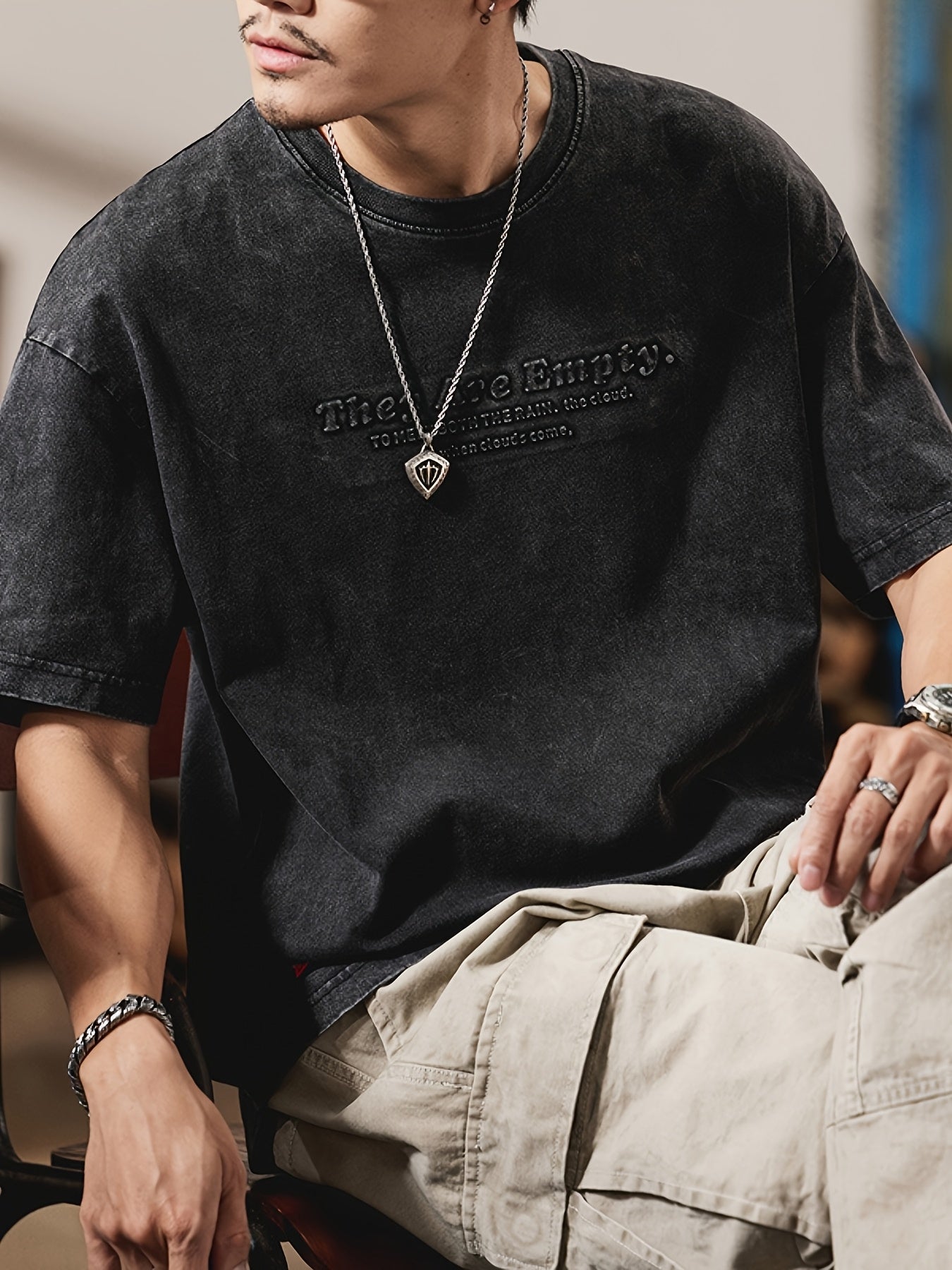 Herren Oversize Streetwear T-Shirt mit Prägung – Moderner Urban Style
