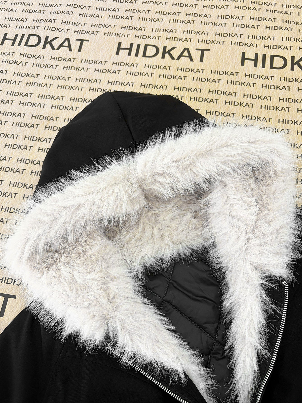Herren Jacke mit Kapuze und Kunstpelzbesatz Grau