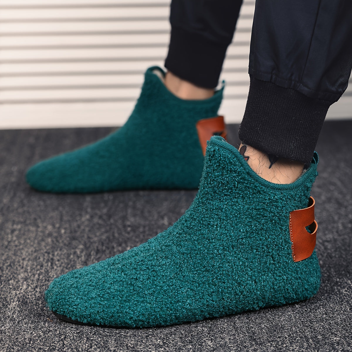 Unisex Winter Stiefel, warme Hausschuhe, flauschige Stiefeletten in verschiedenen Farben
