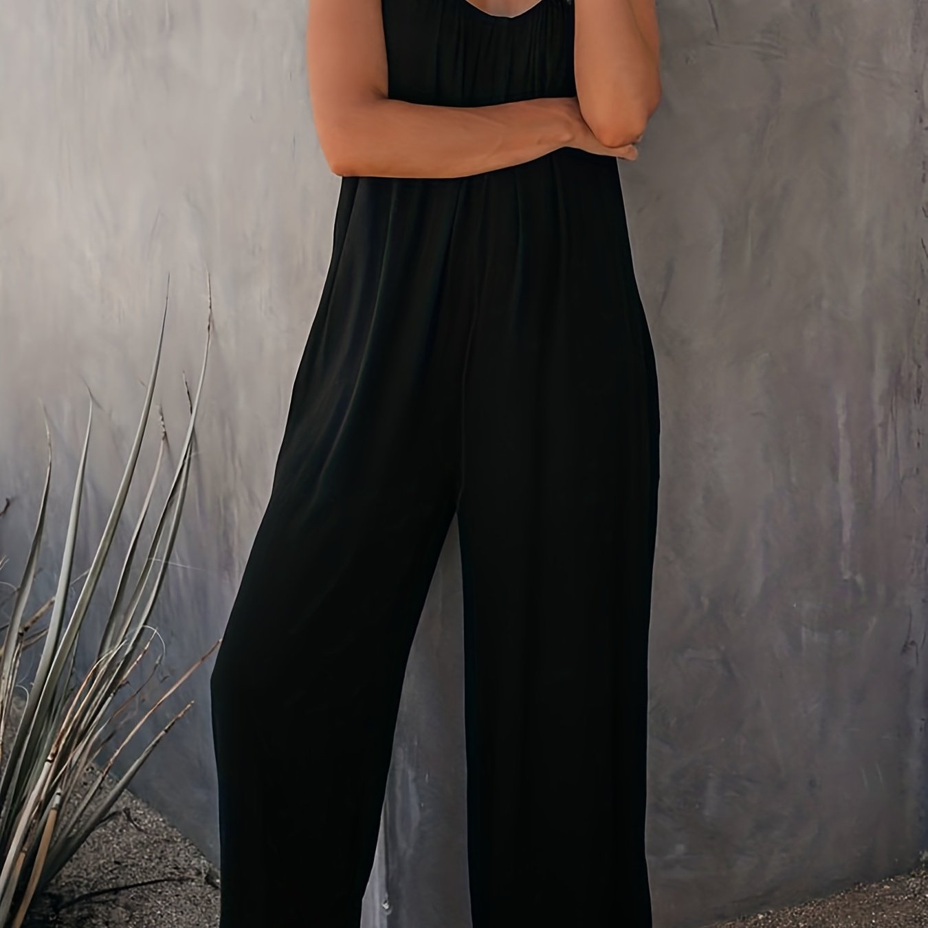 Damen Jumpsuit mit Spaghettiträgern – Lässiger Einteiler für Alltag und Urlaub