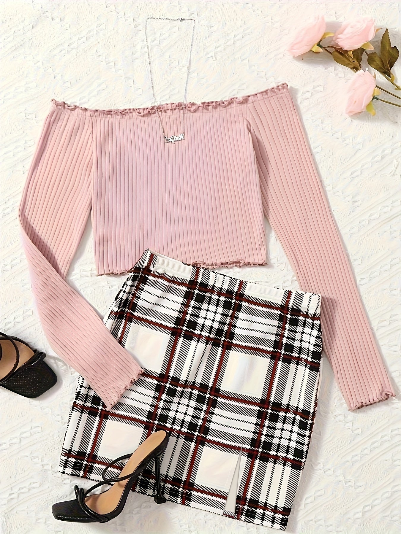 Damen Off-Shoulder Set – Elegantes Party Outfit mit Langarm-Top und Karierter Minirock