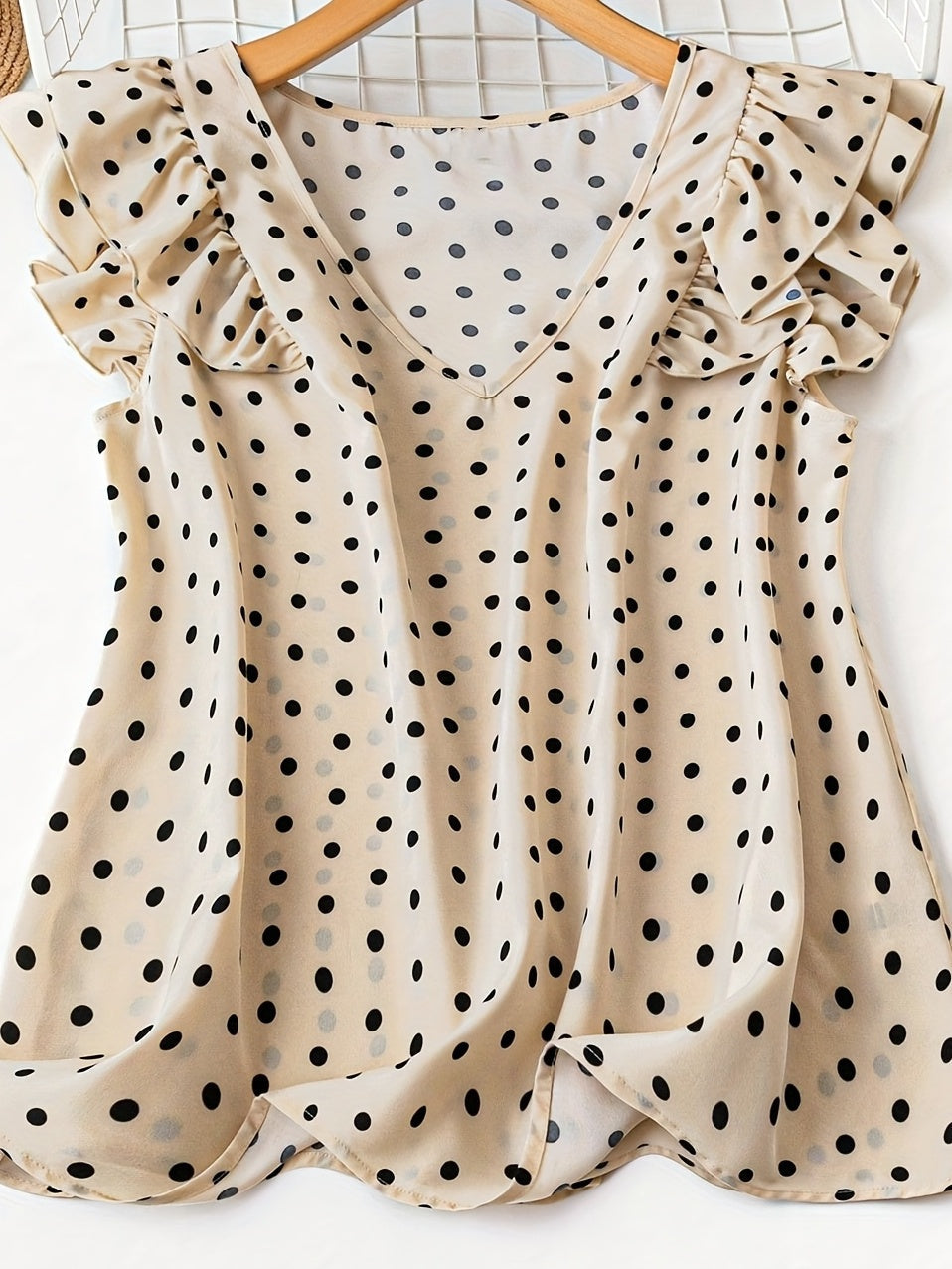 Damen Polka Dot Bluse mit Volantärmeln und V-Ausschnitt – Eleganter Freizeit- und Büro-Look