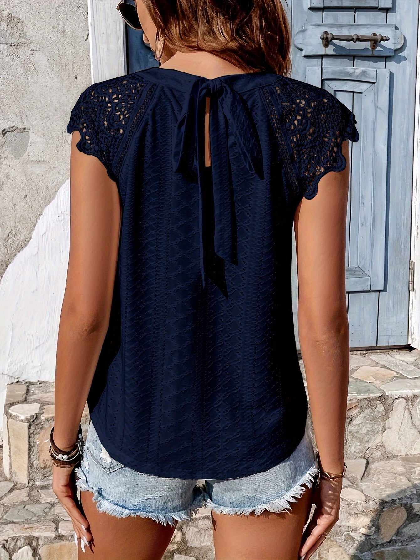 Damen Häkel-Spitzenbluse mit Rückenschleife – Sommerlich, Boho, Casual