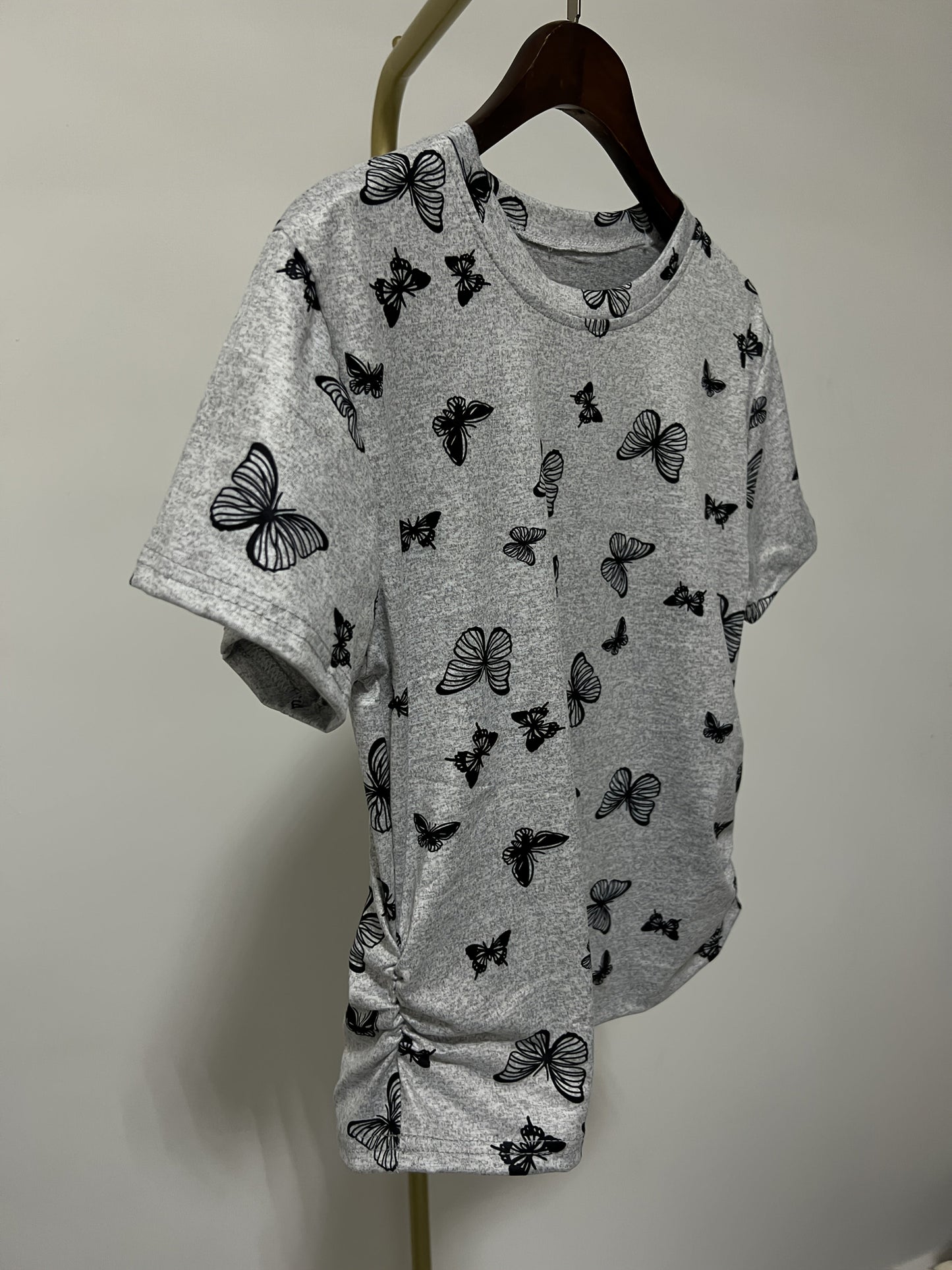 Damen T-Shirt mit Schmetterlingsmuster – Modisches Freizeitshirt für Frühling & Sommer