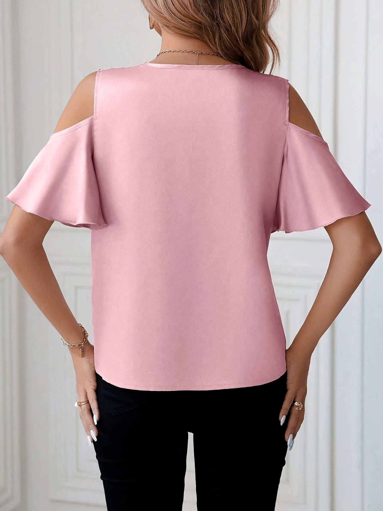 Damen Cold-Shoulder Bluse mit Spitzendetail und elegantem Schnitt – Stylische Mode für Büro & Freizeit