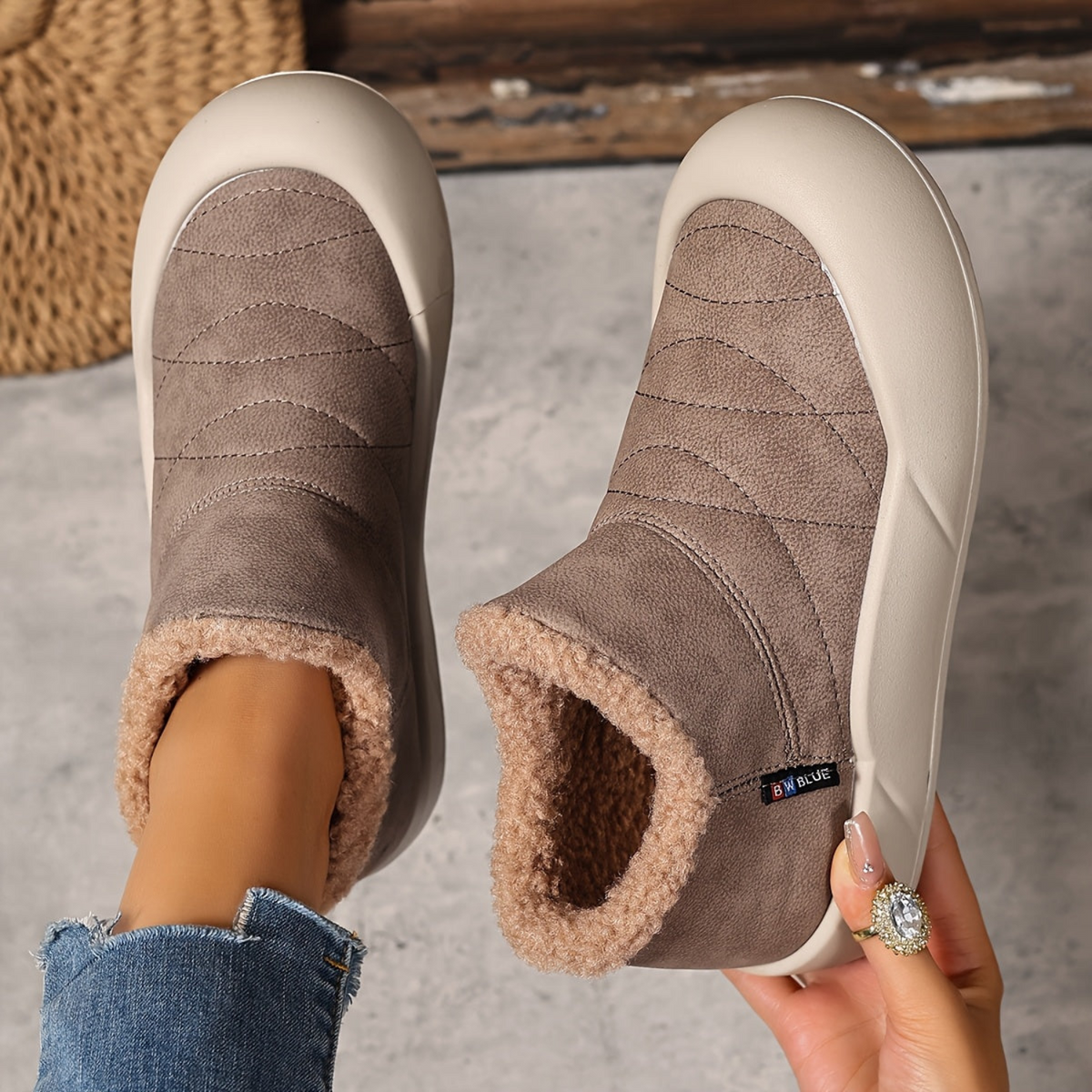 Damen Winterstiefeletten mit dicker Sohle und Plüschfutter, gesteppt, knöchelhoch