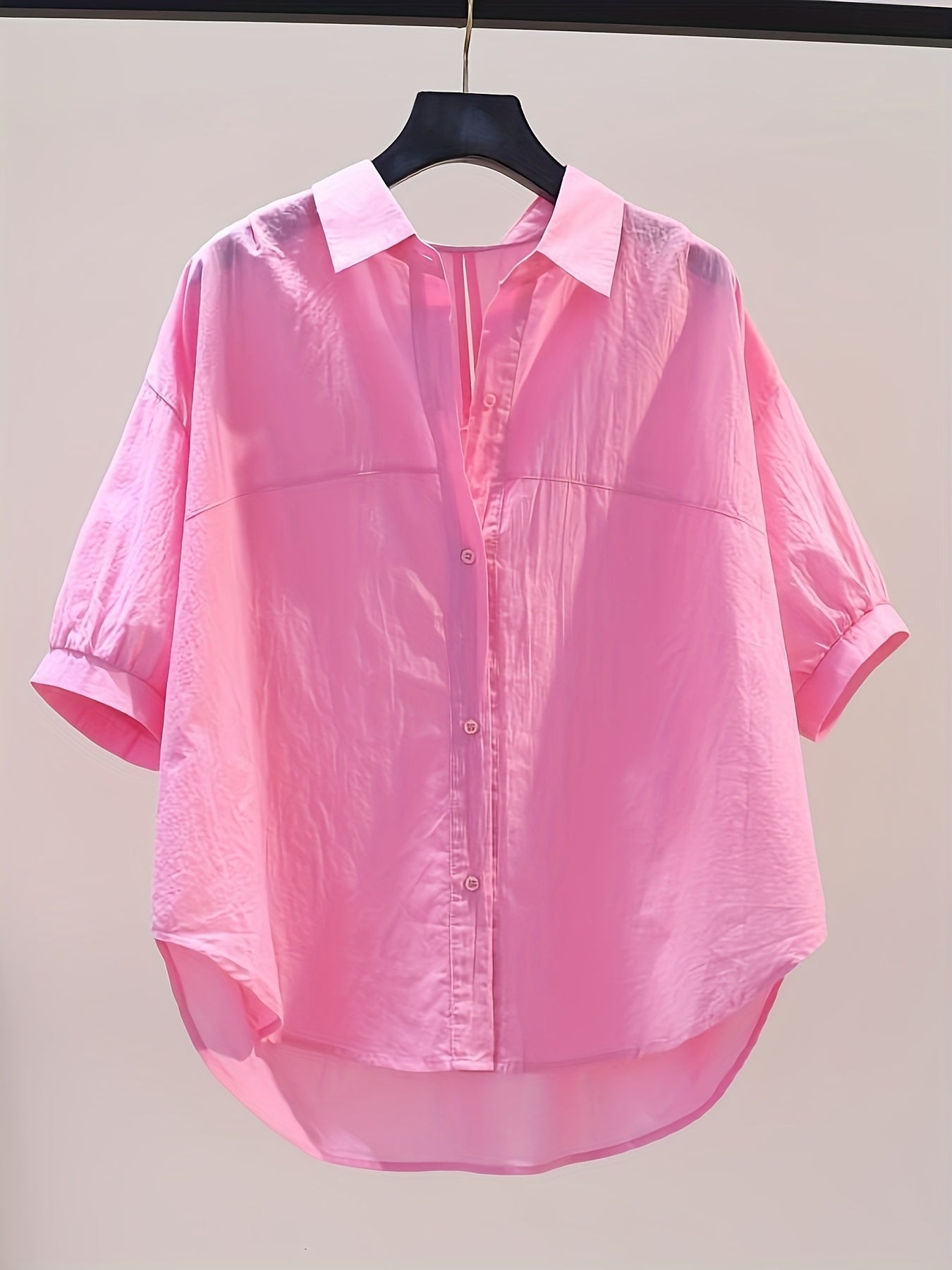 Damen Oversize Bluse mit Knopfleiste und modernem High-Low-Saum – Lässig Elegante Hemdbluse für Büro und Freizeit