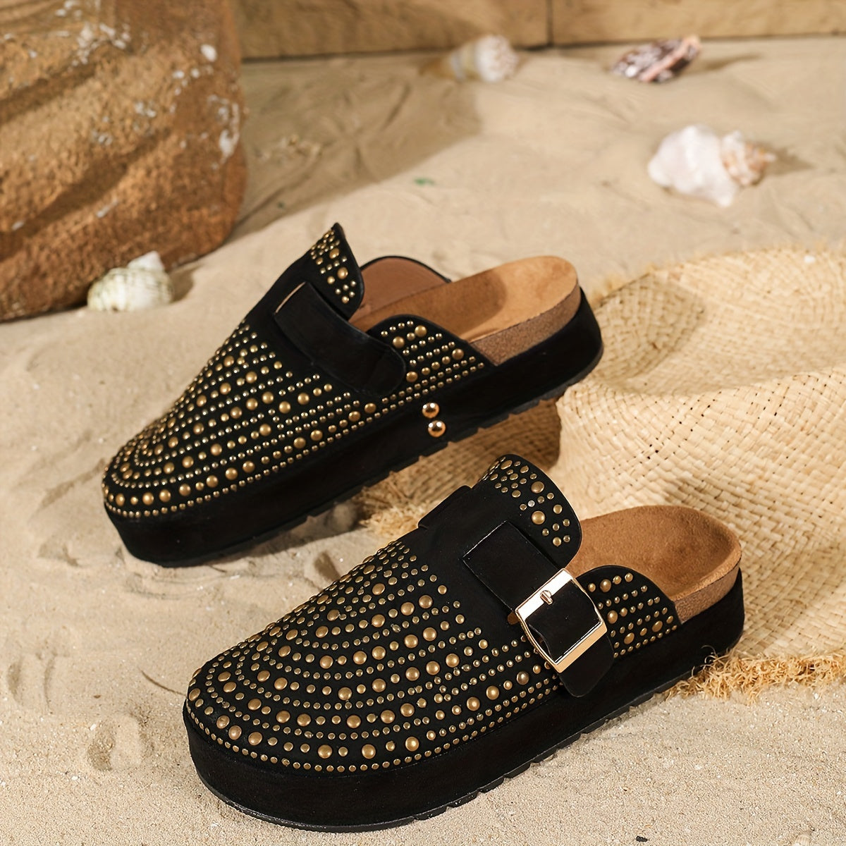 Damen Plateau Clogs mit Nieten – Modische Slip-On Schuhe für Alltag und Freizeit