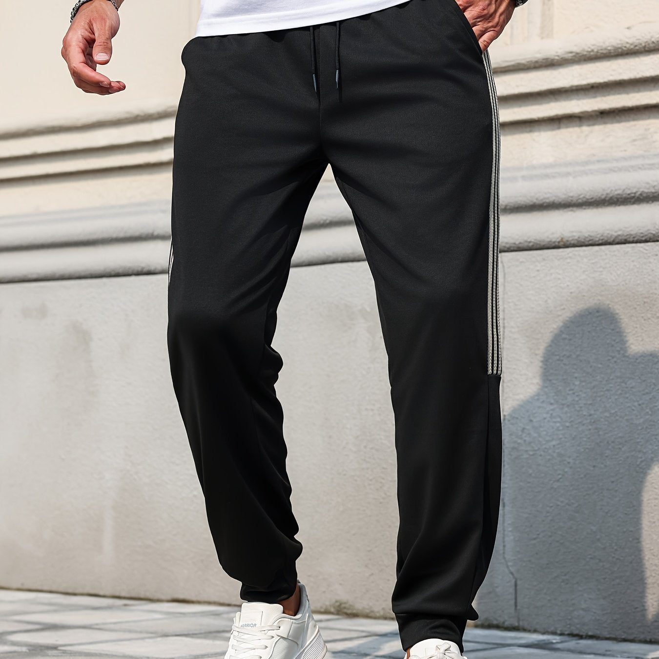 Herren Jogginghose mit Seitlicher Streifen-Optik für Sport und Freizeit