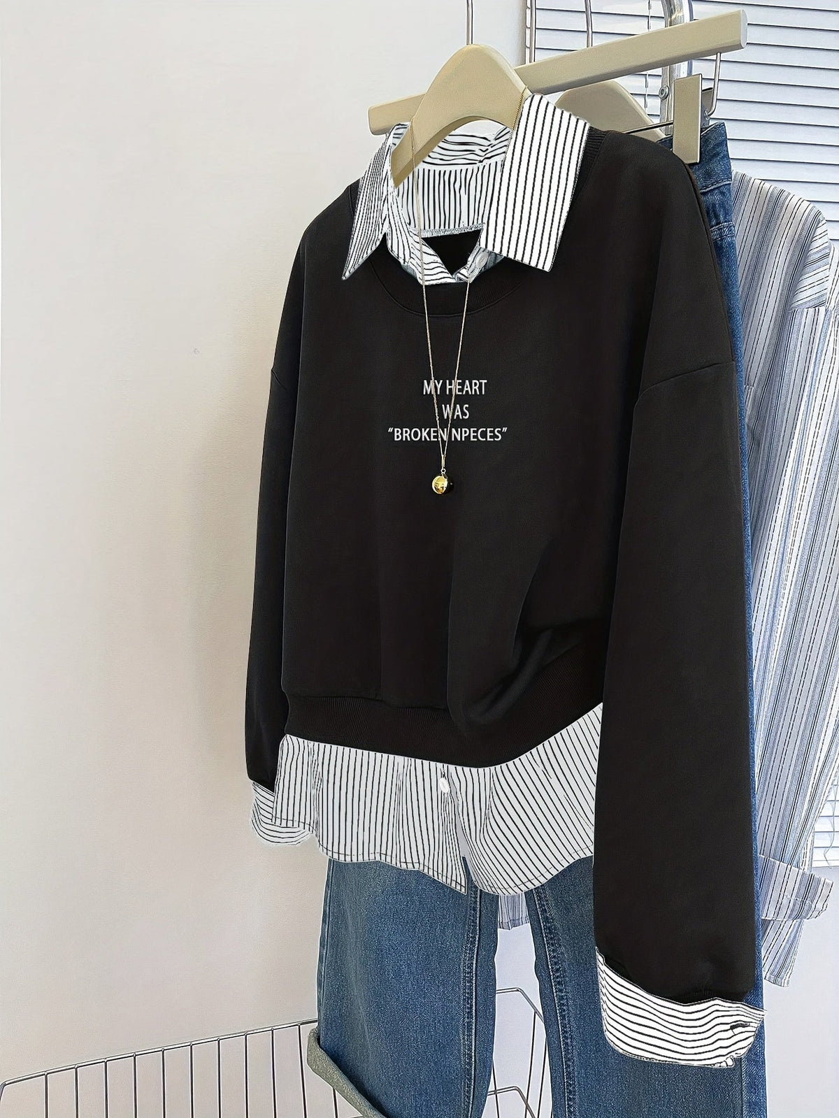 Damen Sweatshirt mit Kragen und Streifen-Einsatz – Schwarz