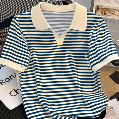 Damen Polo Shirt mit Streifenmuster und V-Ausschnitt – Eleganter Freizeit-Look