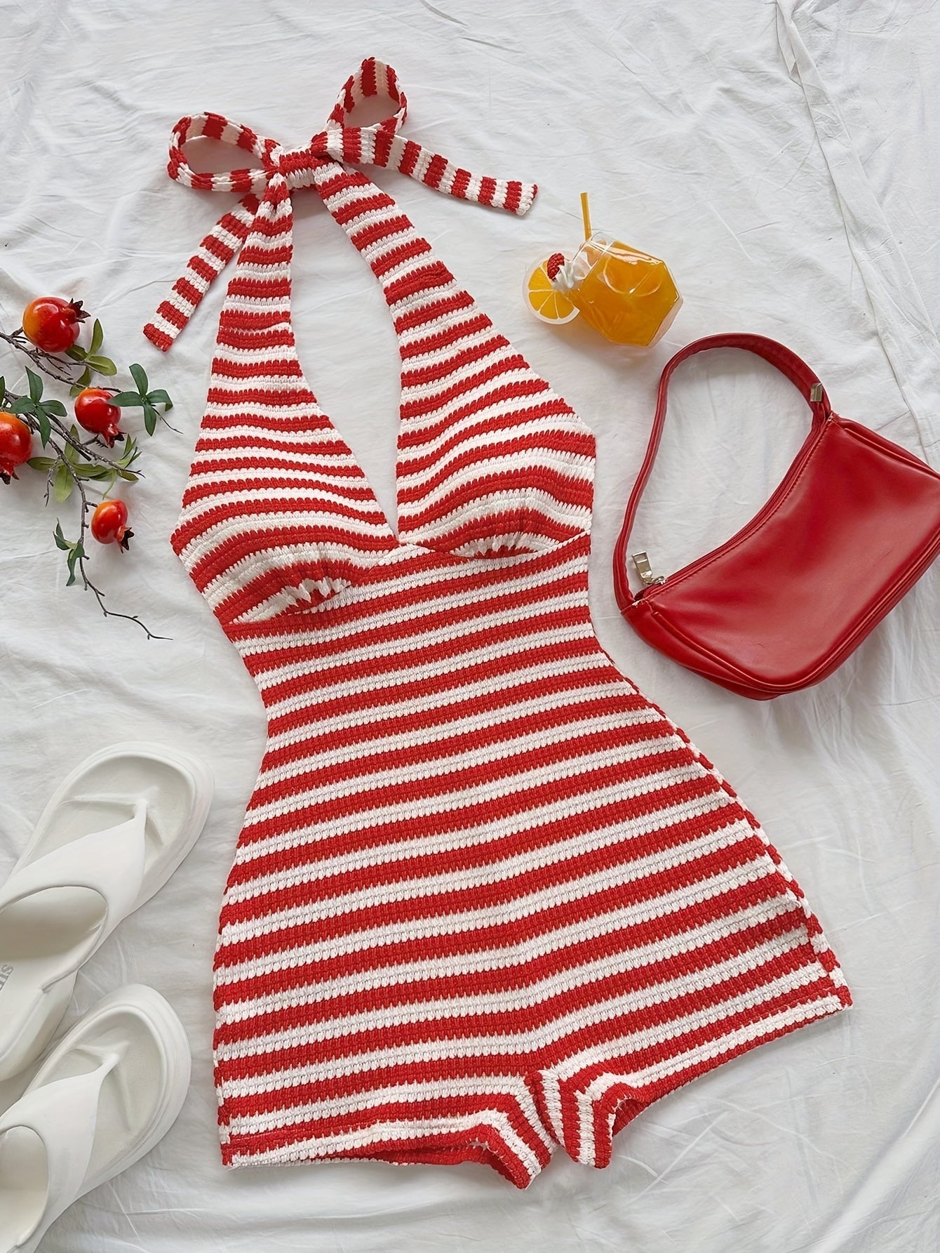 Damen Retro-Halter-Strampler mit Streifen – Verspielter Einteiler für Sommer und Urlaub