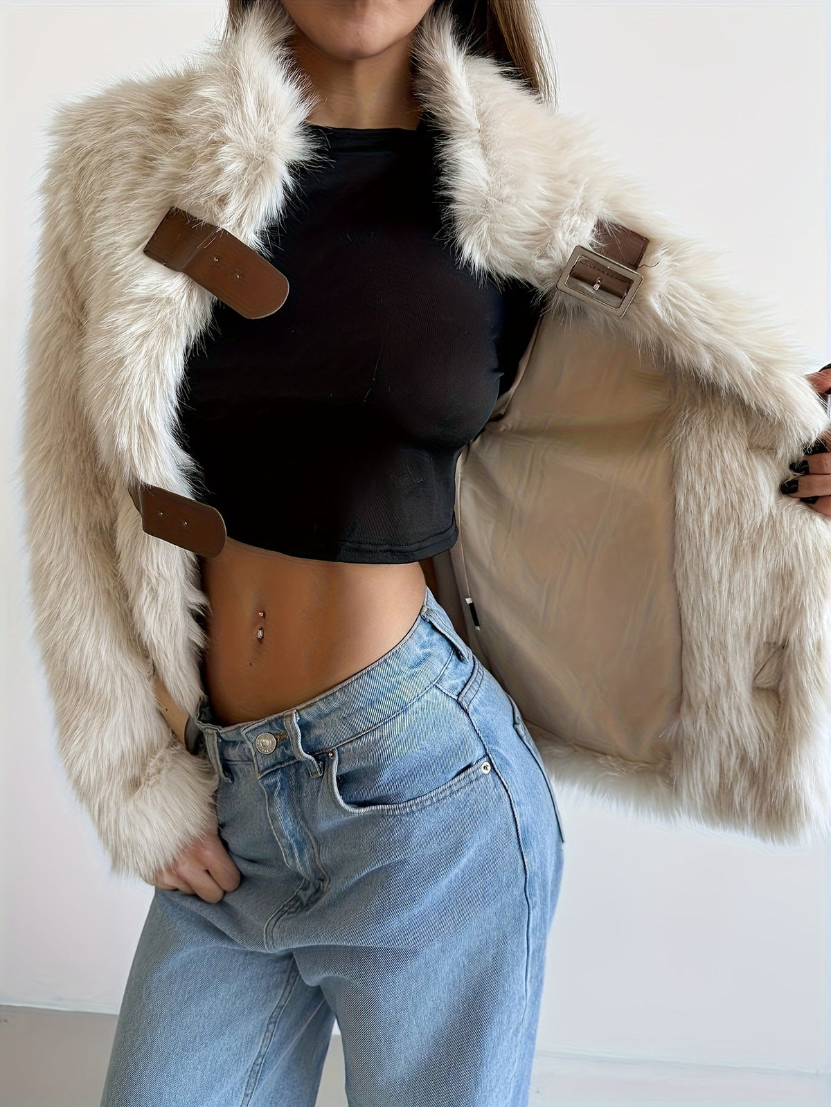 Damen Jacke aus Fellimitat mit Schnallen Elfenbein
