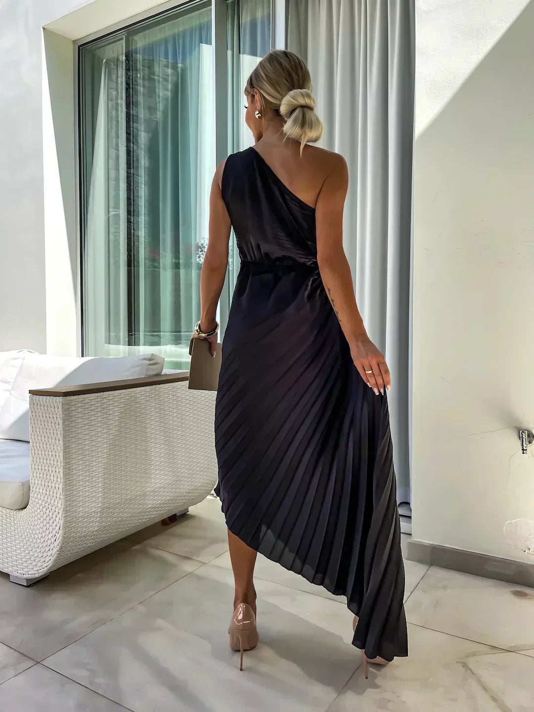 Damen One-Shoulder Plissee Cocktailkleid mit Blumenapplikation – Elegantes Abend- & Partykleid