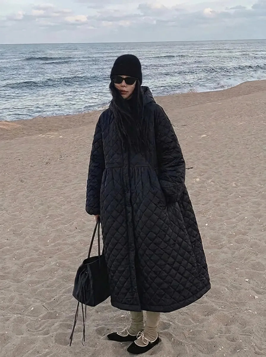 Damen Steppmantel Schwarz mit Kapuze Langer Wintermantel Gesteppte Jacke