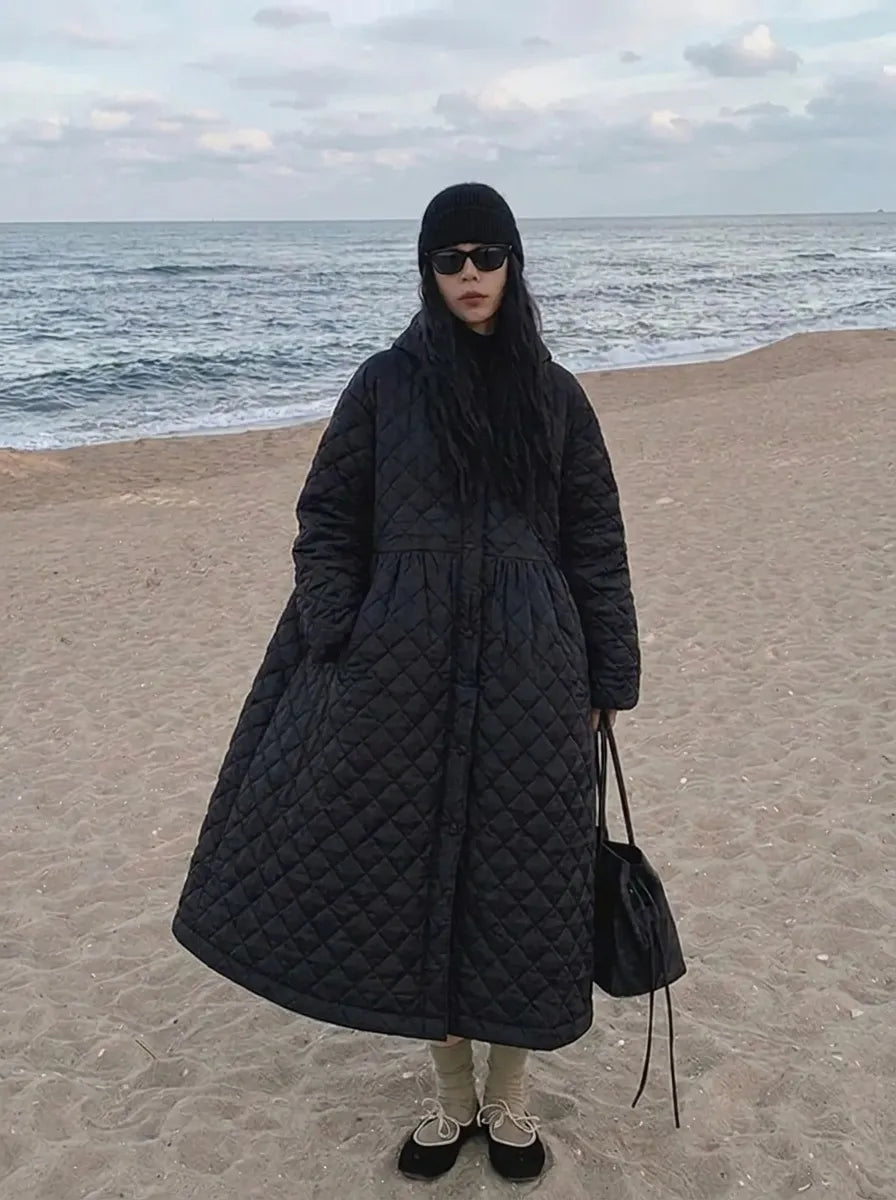 Damen Steppmantel Schwarz mit Kapuze Langer Wintermantel Gesteppte Jacke
