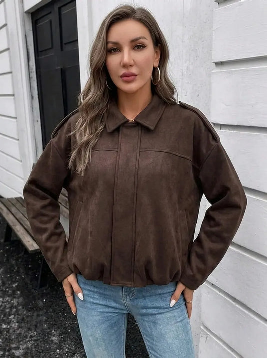 Damen Bomberjacke aus weichem Material mit Umlegekragen und Schulterriegeln