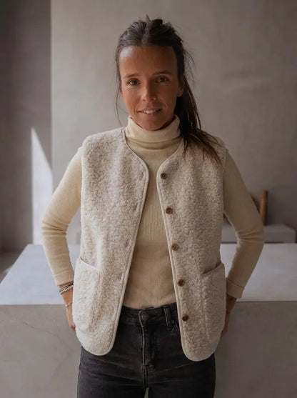 Damen Sherpa Weste Beige mit Knöpfen und Taschen