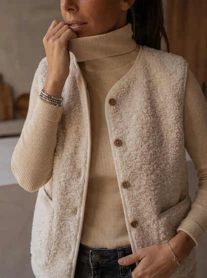 Damen Sherpa Weste Beige mit Knöpfen und Taschen