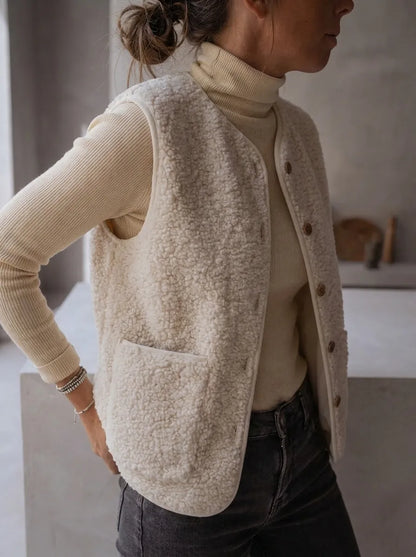 Damen Sherpa Weste Beige mit Knöpfen und Taschen