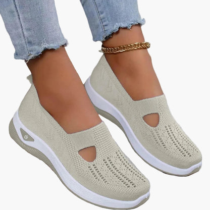 Damen-Slipper mit dämpfender Plateausohle und Cut-Out-Design