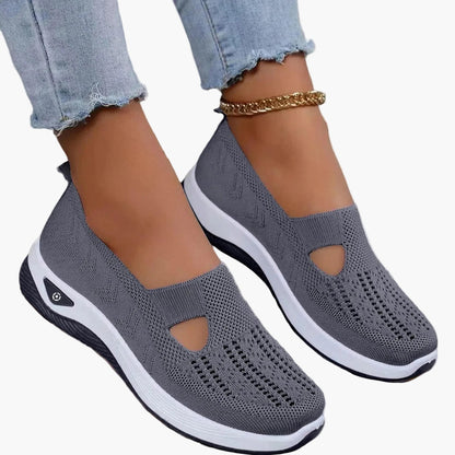 Damen-Slipper mit dämpfender Plateausohle und Cut-Out-Design