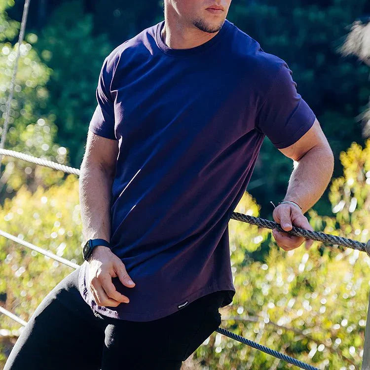 Herren Muskel-Fit Trainingsshirt – Sportliches Freizeitshirt mit athletischem Schnitt