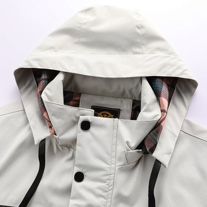 Herren Winter Outdoor Jacke – Funktionaler Parka mit Kapuze und Statement-Design für kalte Tage